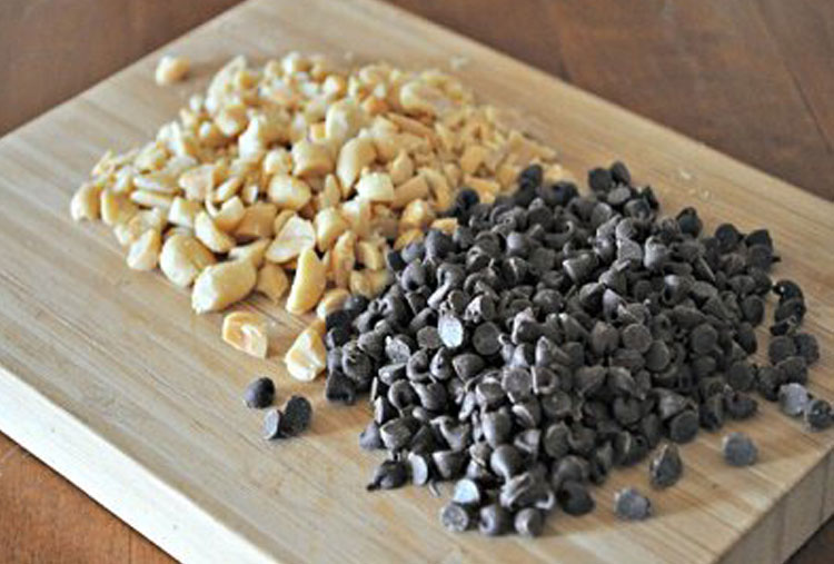 Chocolate chips and peanuts